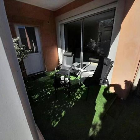 Appartement Spacieux &Tres Calme. Spacious & Very Quiet Apartment. Carros Exterior photo
