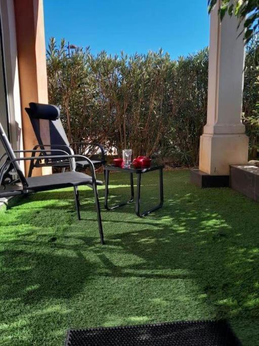 Appartement Spacieux &Tres Calme. Spacious & Very Quiet Apartment. Carros Exterior photo