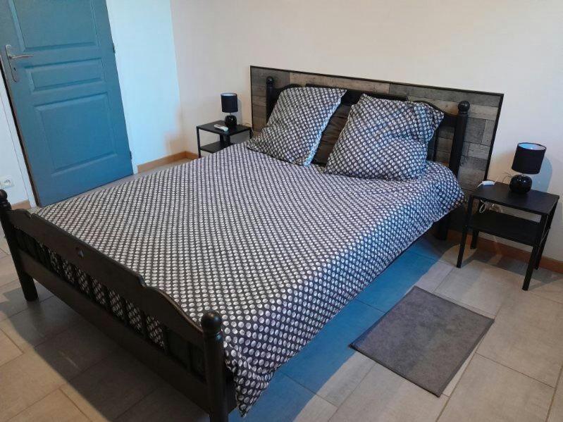 Appartement Spacieux &Tres Calme. Spacious & Very Quiet Apartment. Carros Exterior photo